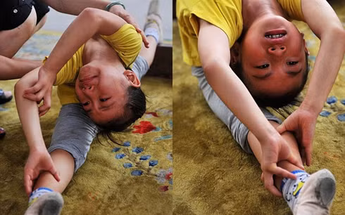 Trẻ nghèo Trung Quốc khổ luyện đau đớn ảnh 2