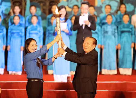 Điểm hẹn Thanh niên 'Sáng mãi ngọn lửa Ba sẵn sàng' ảnh 1