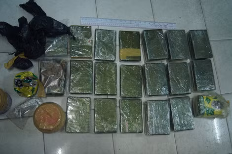 Bình Dương thu 34 bánh heroin và 1 kg ma túy đá ảnh 2