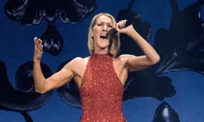 Celine Dion trở lại Paris, người hâm mộ phát cuồng trước giờ tái xuất sân khấu