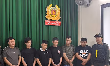 Công an TP Hồ Chí Minh bắt giữ 6 đối tượng cướp tiệm vàng.