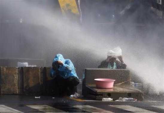 Ngày chủ nhật chao đảo Bangkok ảnh 6