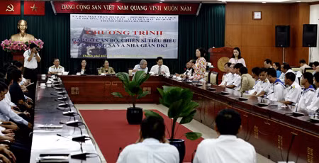 Gặp gỡ 50 cán bộ, chiến sĩ tiêu biểu của Trường Sa và Nhà giàn DK1 ảnh 1