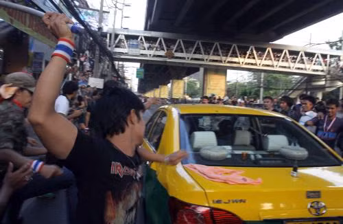 Ngày chủ nhật chao đảo Bangkok ảnh 9