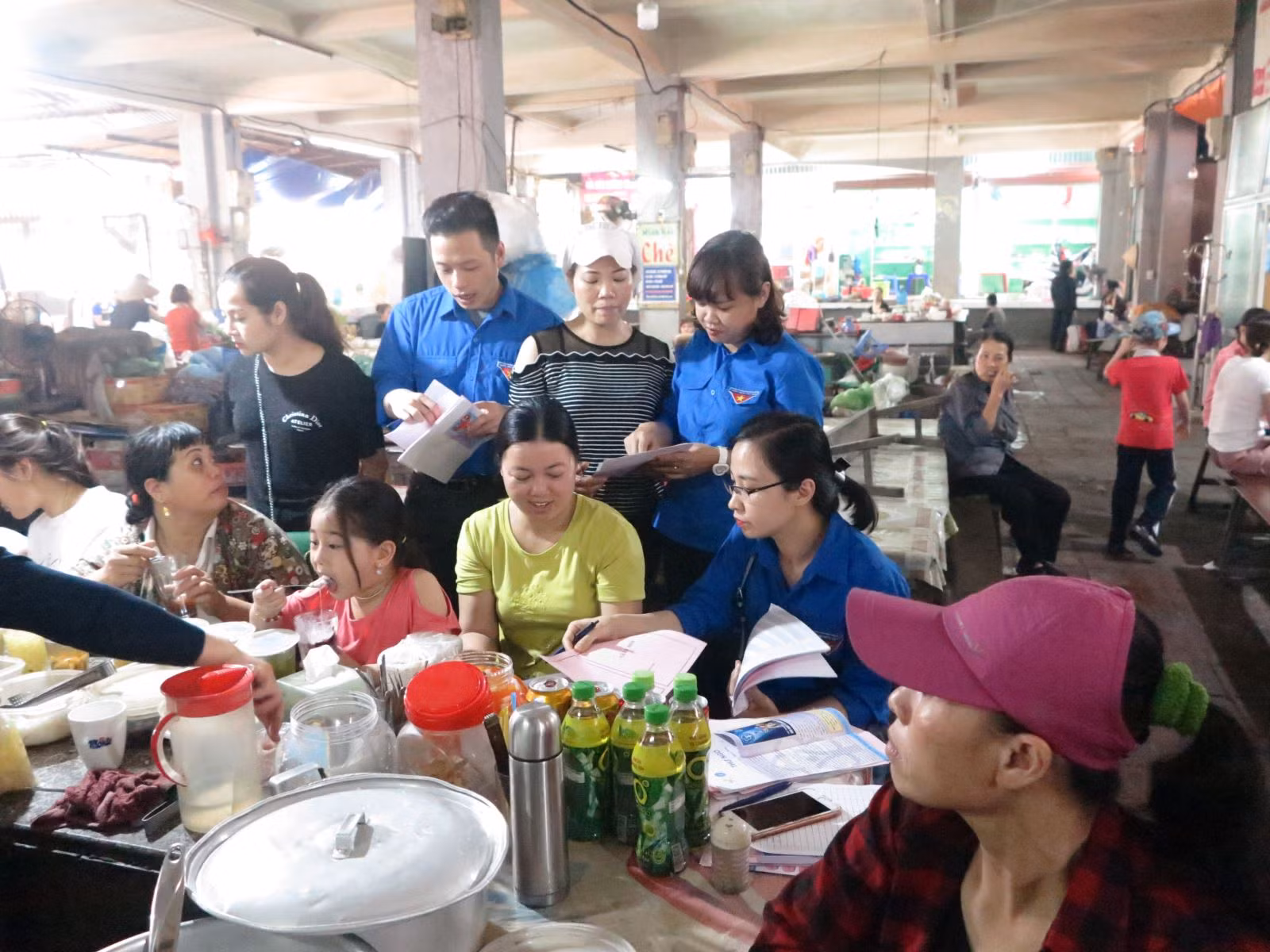 Việc tuyên truyền về tham gia BHXH tự nguyện triển khai đến từng ngõ ngách, khu phố, chợ