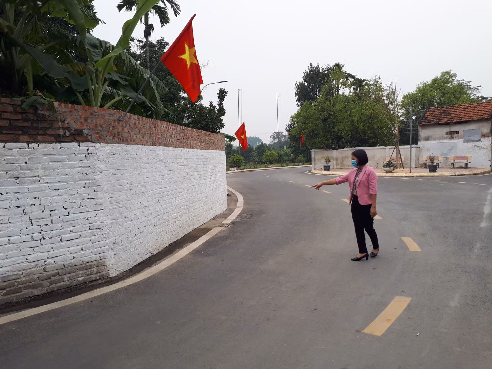 Một trong 6 hộ dân hiến đất mở đường rộng rãi, quang đãng.