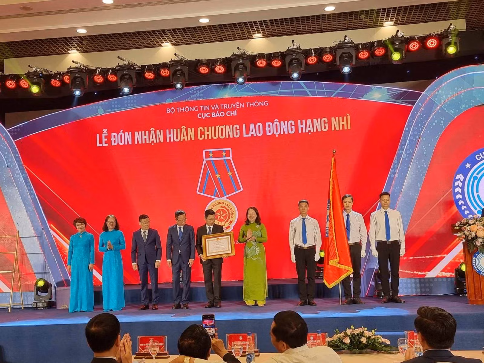 Chú thích ảnh