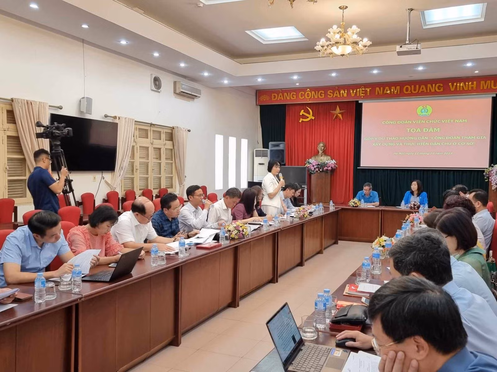 Chú thích ảnh