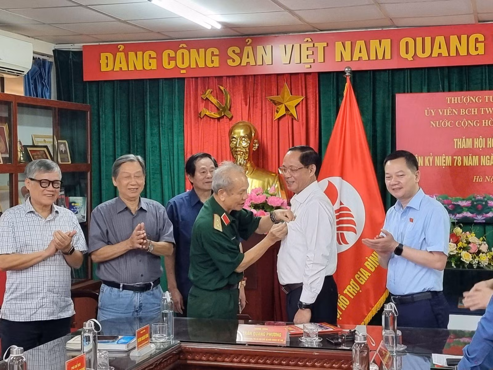 Chú thích ảnh