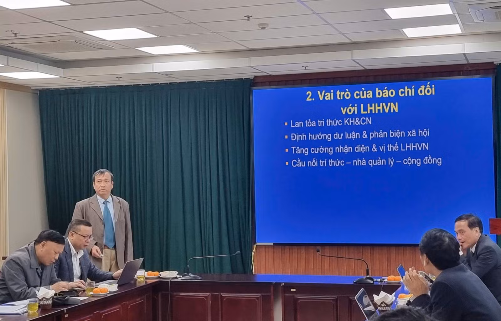 Chú thích ảnh