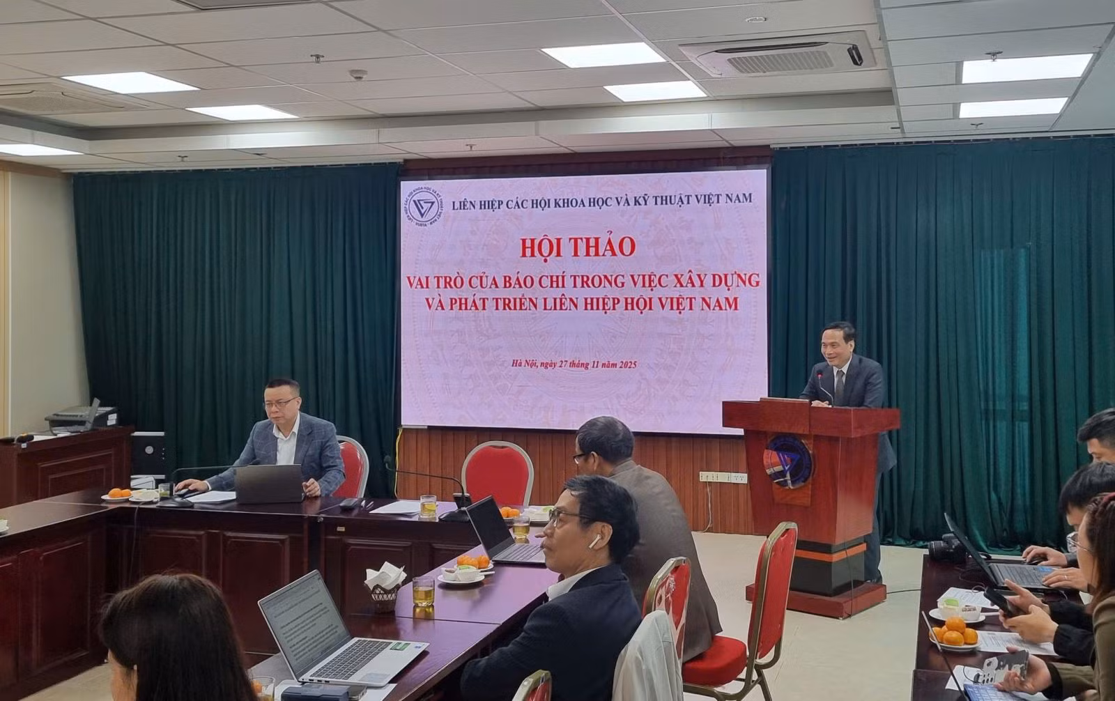 Chú thích ảnh