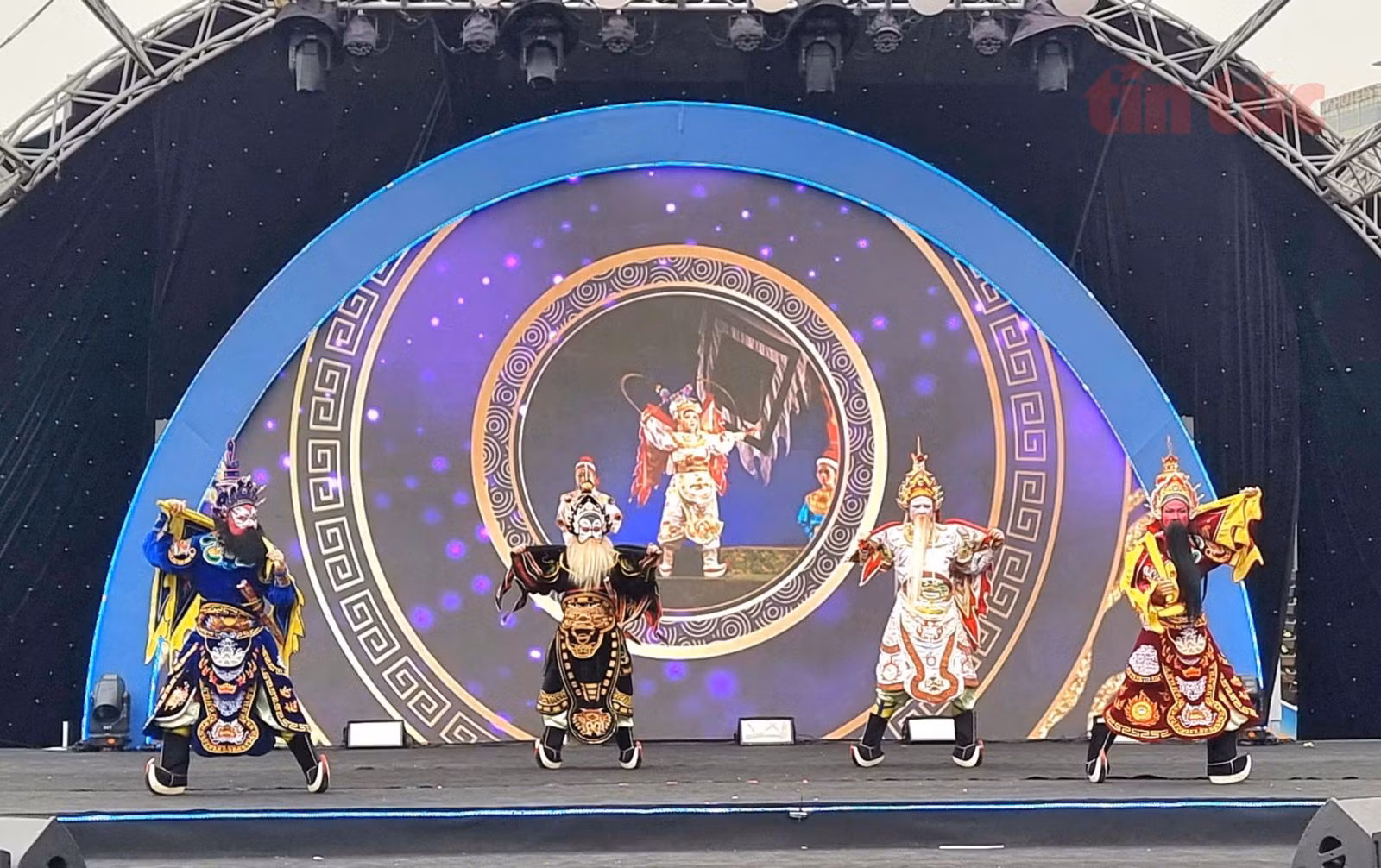 Chú thích ảnh