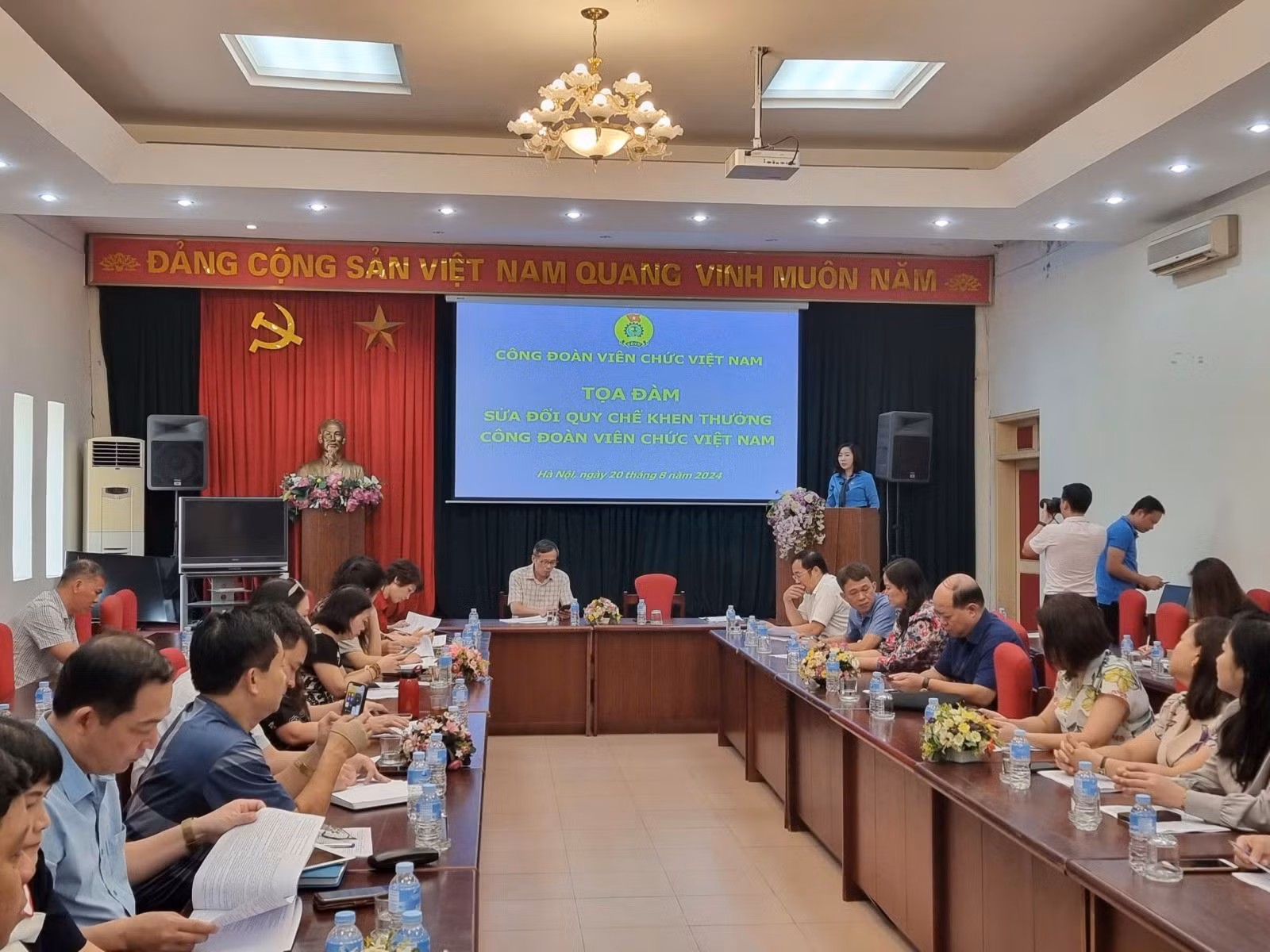 Chú thích ảnh