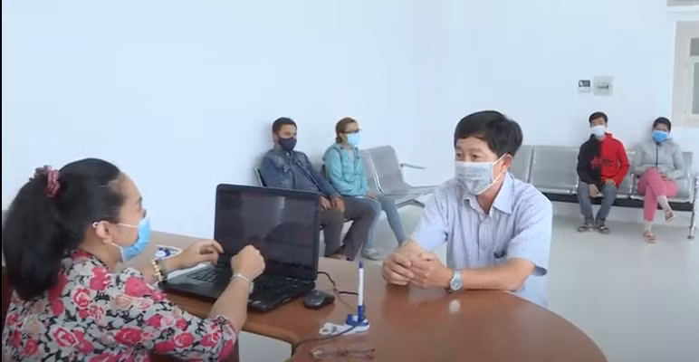 Tư vấn cho người lao động trước khi rút BHXH một lần.
