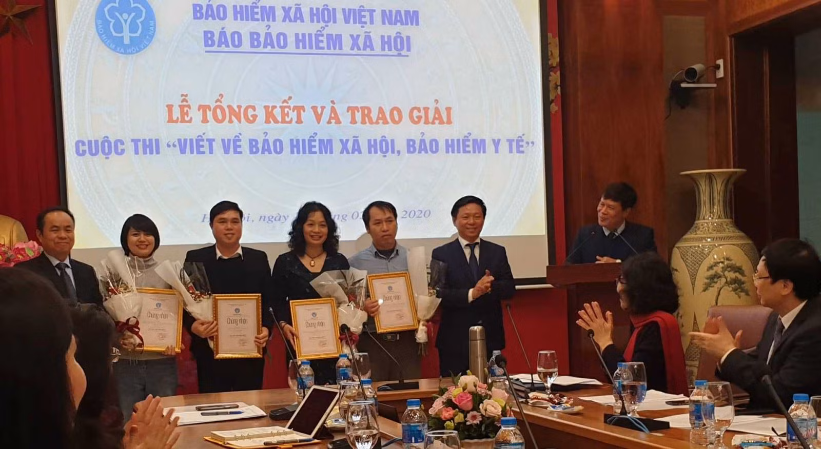 Chú thích ảnh