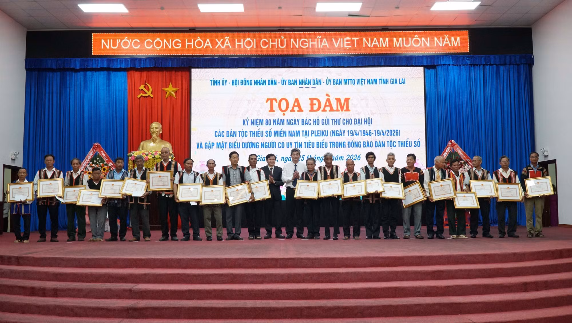 gia-lai-ton-vinh-4.jpg