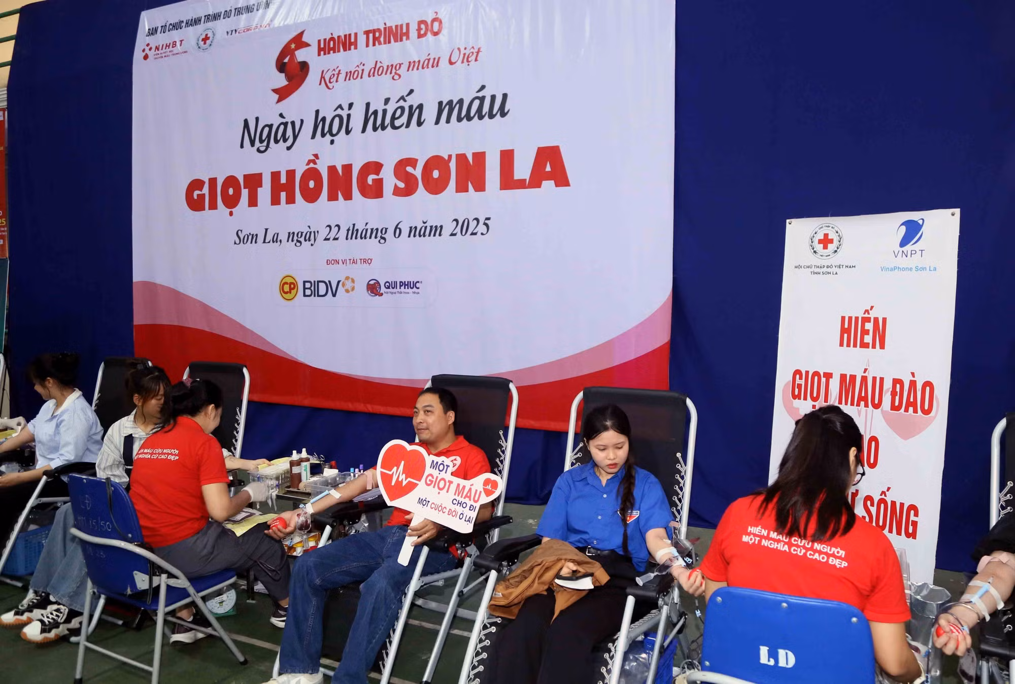 potal-ngay-hoi-hien-mau-giot-hong-son-la-nam-2025-8106642.jpg
