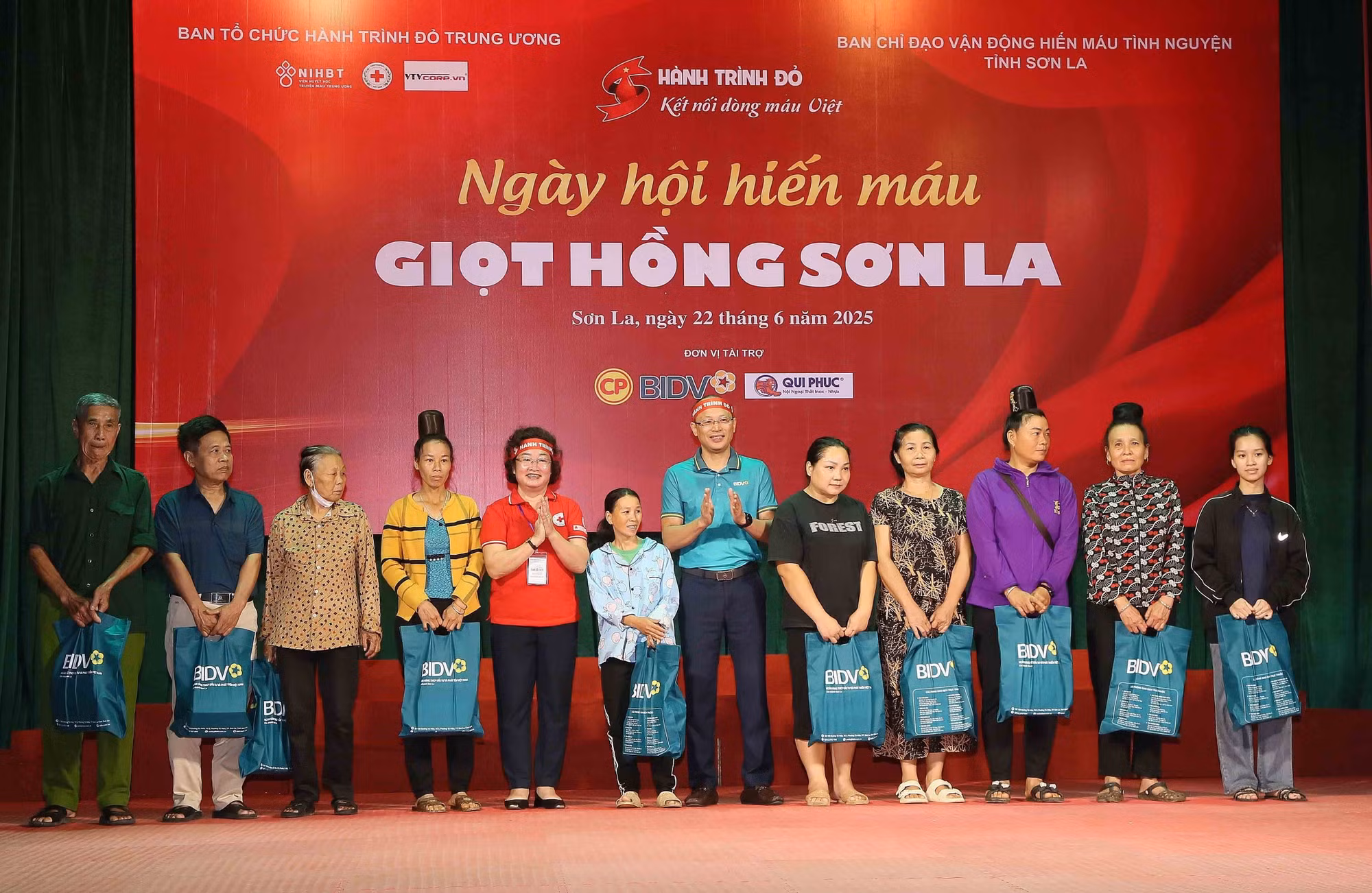 potal-ngay-hoi-hien-mau-giot-hong-son-la-nam-2025-8106655.jpg