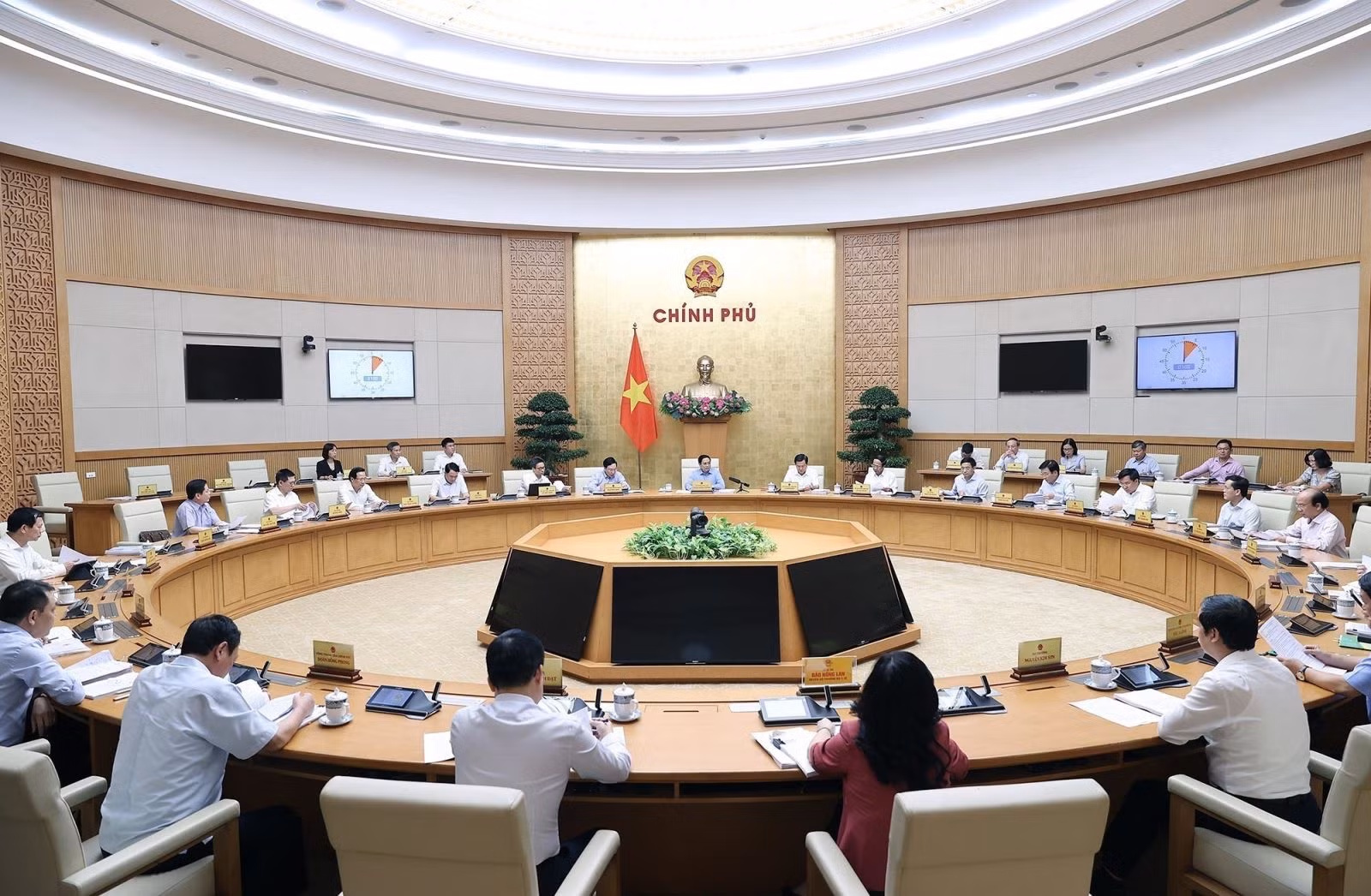 Đột phá chiến lược về hoàn thiện thể chế là chủ trương lớn của Đảng, Nhà nước.
