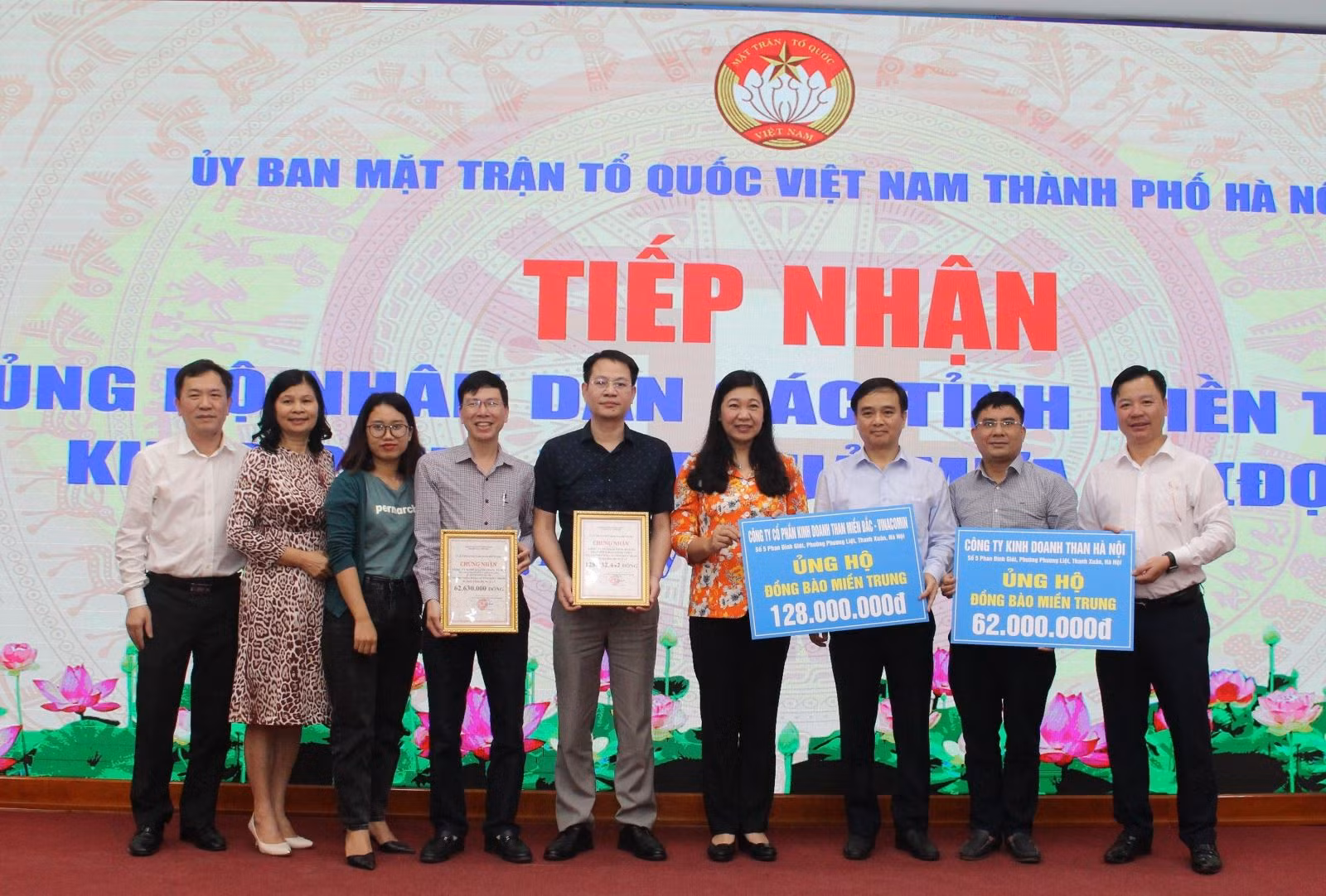 Ủy ban Mặt trận Tổ quốc Việt Nam thành phố Hà Nội tiếp nhận ủng hộ của nhiều cơ quan, đơn vị, doanh nghiệp.