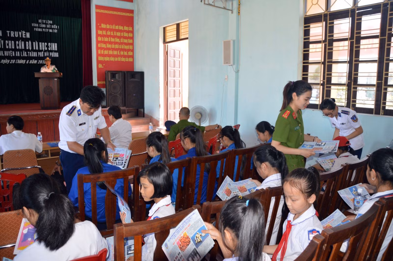 Chú thích ảnh