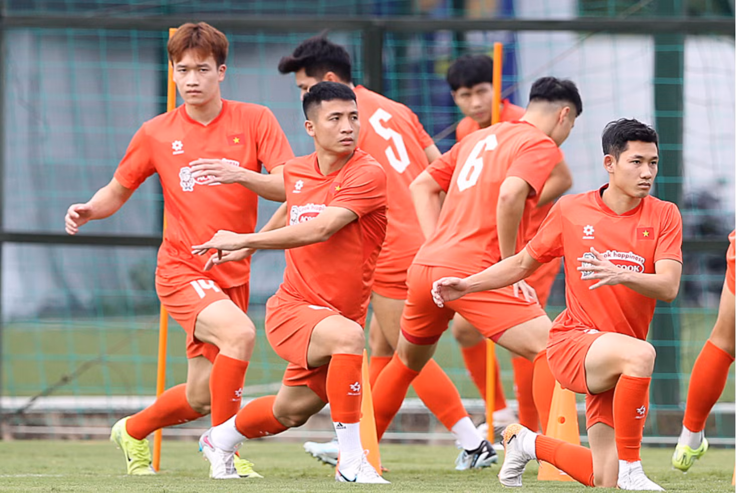 FIFA ASEAN Cup 2026: Nỗi lo tuyến giữa tuyển Việt Nam