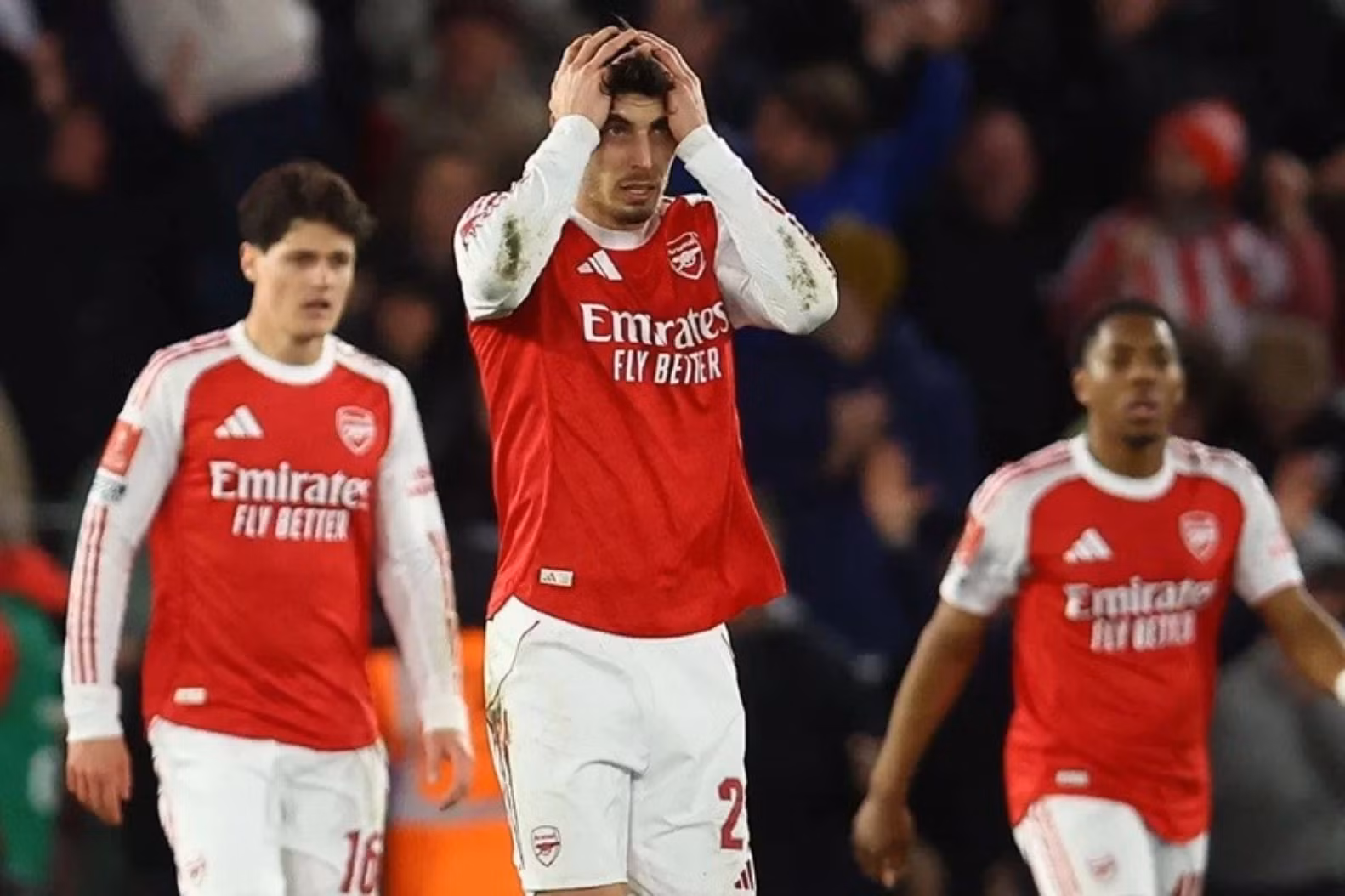 Arsenal bị đội bóng giải hạng tư loại khỏi Cúp Liên đoàn Anh