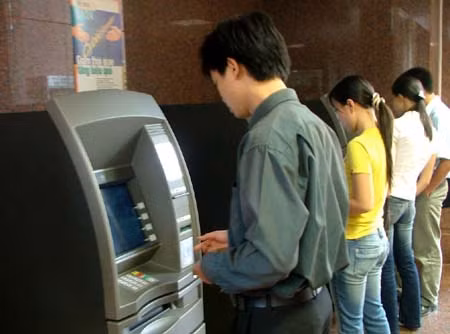 Ngân hàng đầu tư công nghệ chống tội phạm ATM ảnh 1