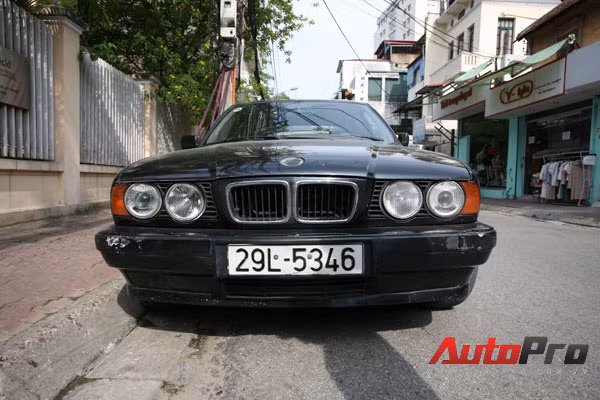 Khoảng 190 triệu: Mua Honda SH hay… BMW Series 5?! ảnh 2