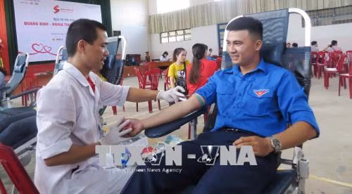 Tôn vinh cá nhân tiêu biểu trong phong trào 'Hiến máu nhân đạo' ảnh 1
