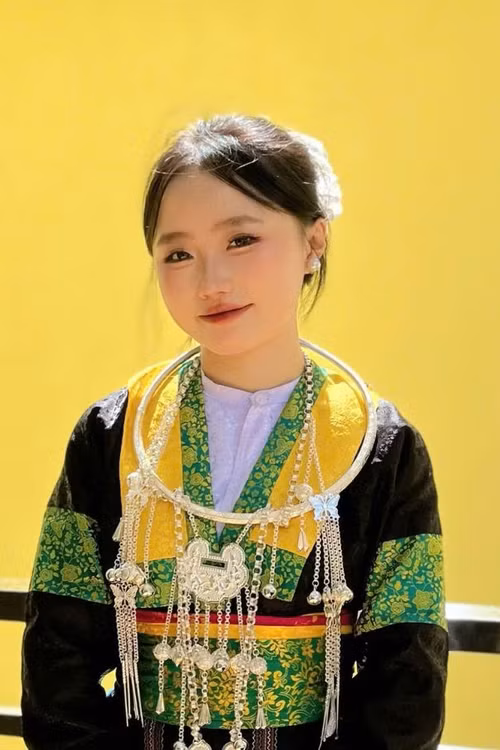 Cô gái vùng cao Giàng Thị Sinh vượt khó, nuôi ước mơ trở thành cô giáo 