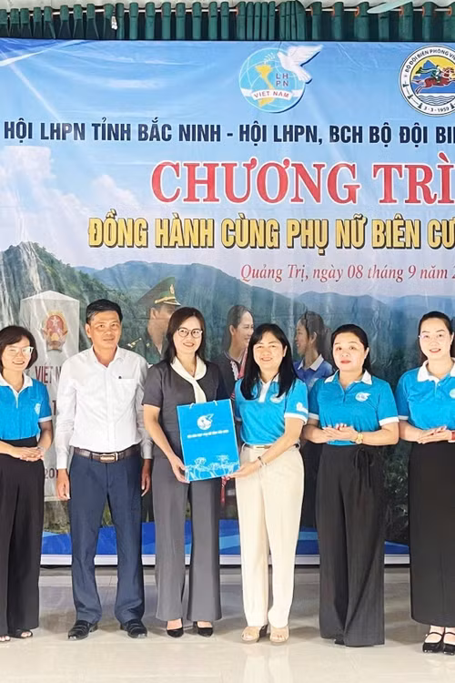 Hỗ trợ sinh kế bền vững cho đồng bào vùng biên thoát nghèo