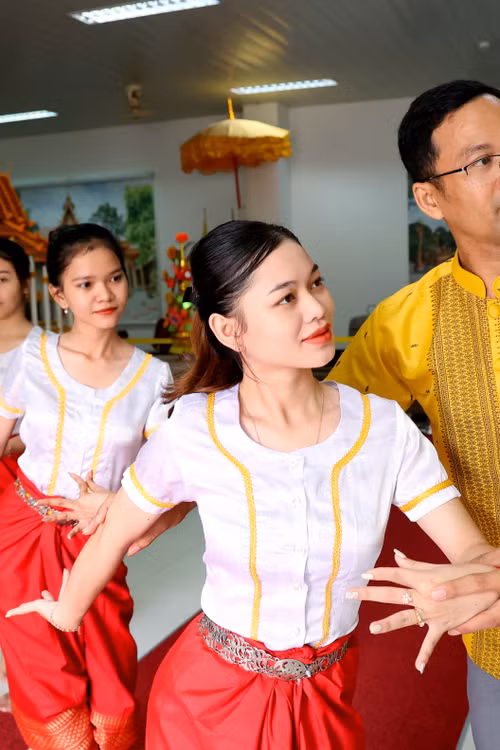 Sức sống mới vùng đồng bào Khmer Vĩnh Long