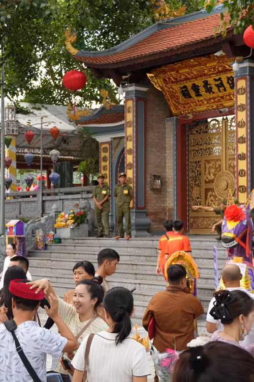 Lễ hội đền Bảo Hà thu hút hàng vạn du khách