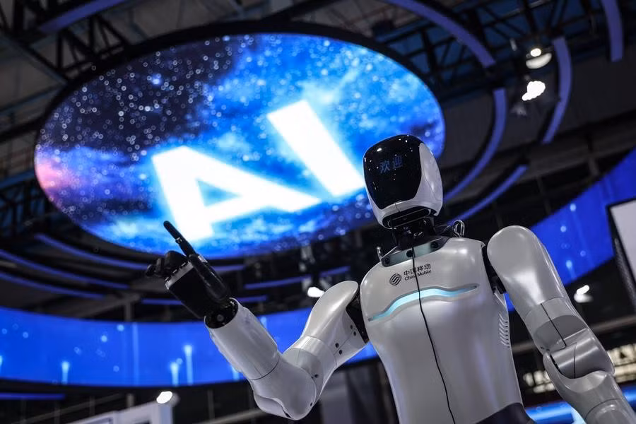 Một robot được trưng bày tại khu vực triển lãm của Hội nghị Internet Công nghiệp Toàn cầu năm 2025 ở Thẩm Dương, tỉnh Liêu Ninh, Trung Quốc, ngày 6/9/2025. Ảnh: Tân Hoa Xã