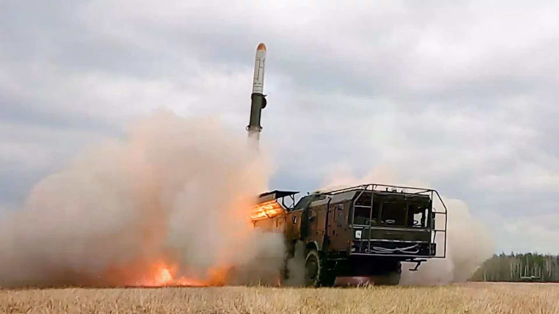 Tên lửa Nga được phóng từ một bệ phóng di động. Ảnh minh họa: Sputnik