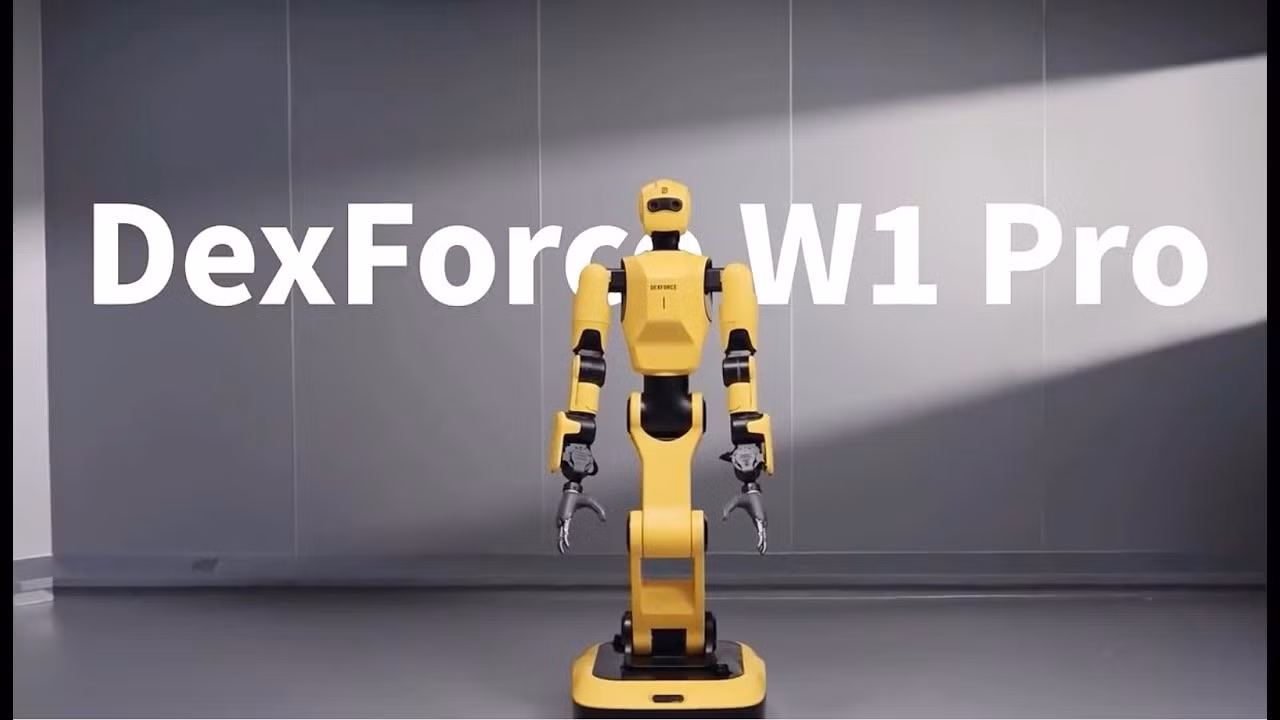 DexForce ra mắt robot hình người W1 Pro. Ảnh: DexForce