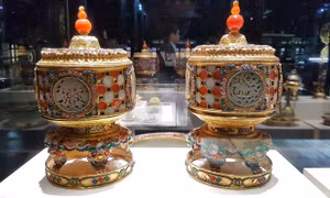 Triển lãm "Bảo vật hoàng cung triều Nguyễn"