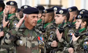 Quân đội chung EU không cạnh tranh với NATO