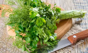 Mùi tây và thì là chống ung thư