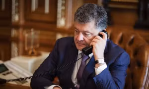 Ông Poroshenko phàn nàn không liên lạc được với ông Putin