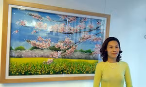 Người thổi hồn vào “hoa đất” 