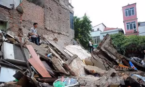 Điều tra nguyên nhân vụ sập nhà ở Cửa Bắc