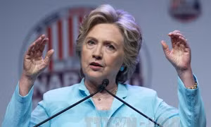 Bà Hillary từ chối lời mời thăm Mexico trước bầu cử