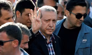 Nghe ông Erdogan kể chuyện suýt chết