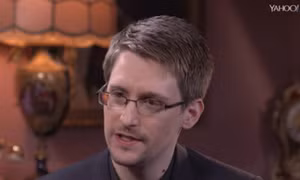 Snowden: Ứng viên Ngoại trưởng Mỹ lộ nhiều tin mật hơn tôi