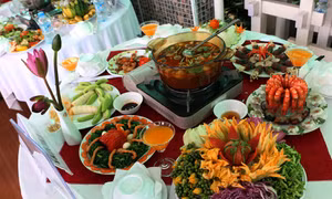 Giữ lửa bằng bữa cơm gia đình