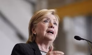Bà H.Clinton công khai hồ sơ thuế, gây sức ép lên ông D.Trump