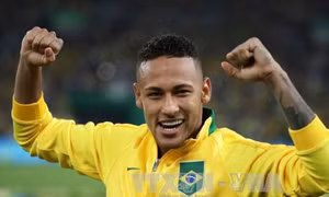 Neymar bỏ băng đội trưởng sau chiến thắng lịch sử 