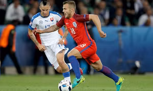 Jack Wilshere "ăn gạch đá" sau màn trình diễn tệ hại